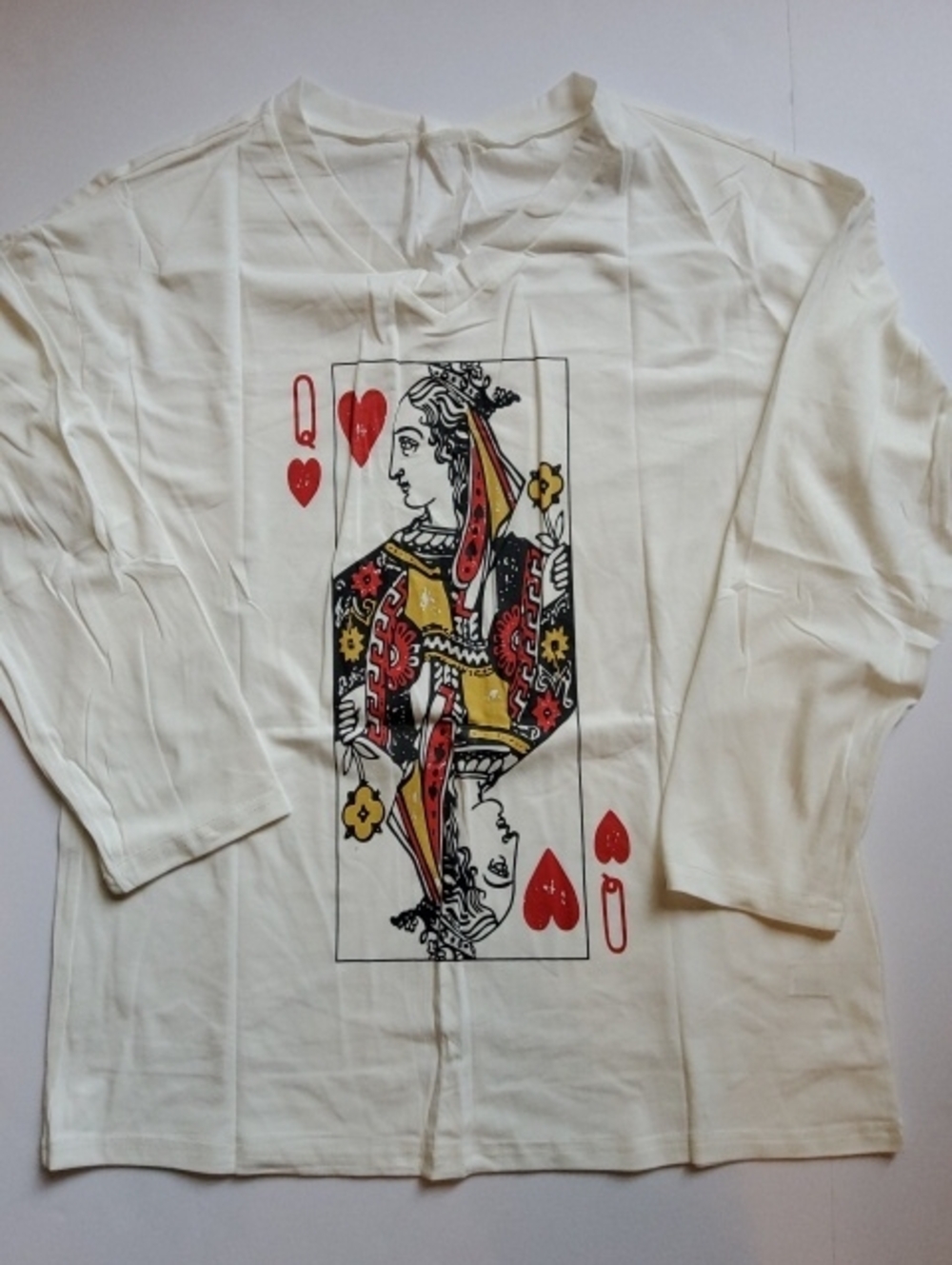 White Oversized Queen of Hearts Graphic Tee Medium